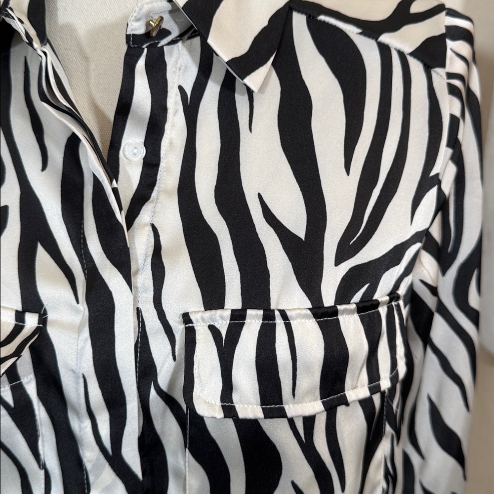 Timing satin zebra blouse - Picture 3 of 4